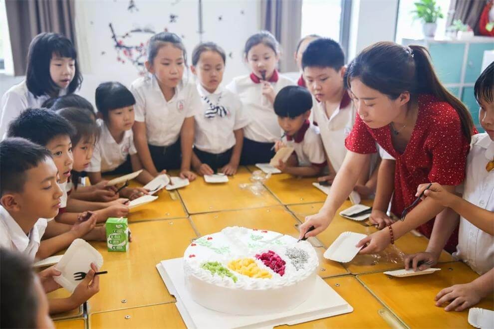 北京市芳草外国语学校感念师恩活动图集