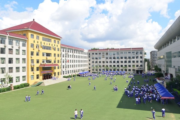 東北師范大學附屬中學IB國際課程實驗班運動會圖集01