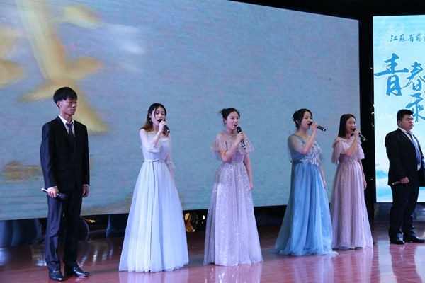 江蘇省前黃國際中學(xué)2019屆高三學(xué)生畢業(yè)典禮圖集01