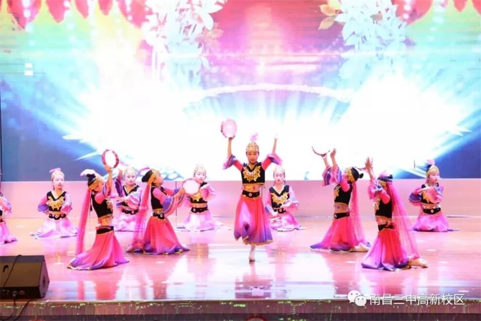 南昌市第三中学国际部民族舞图集