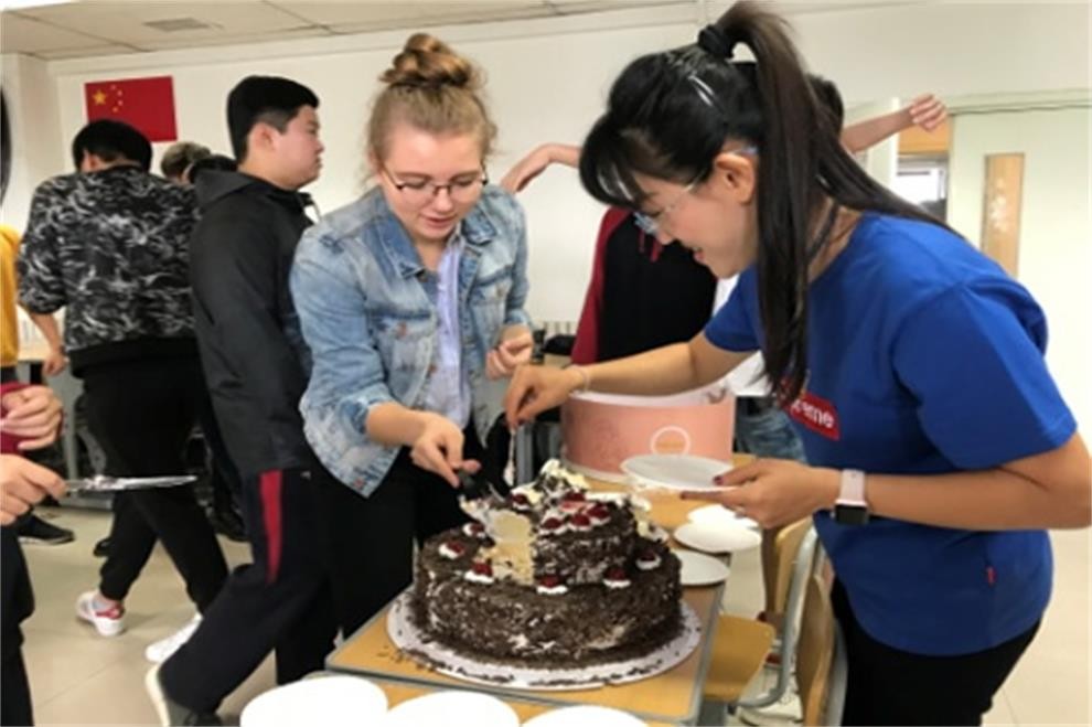 北京师范大学附属中学国际部生日庆祝会图集