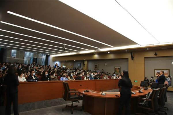 师生问答图片