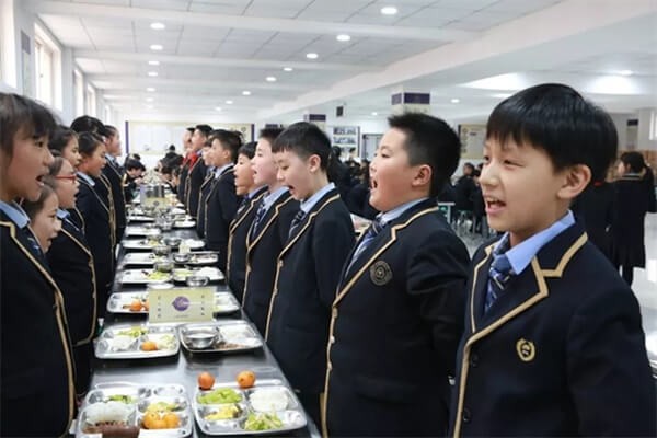 青岛格兰德中学学校餐厅图集