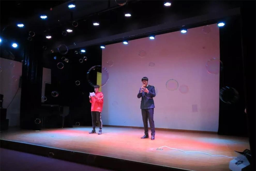 北京清華志清中學(xué)國(guó)際部雙旦晚會(huì)01