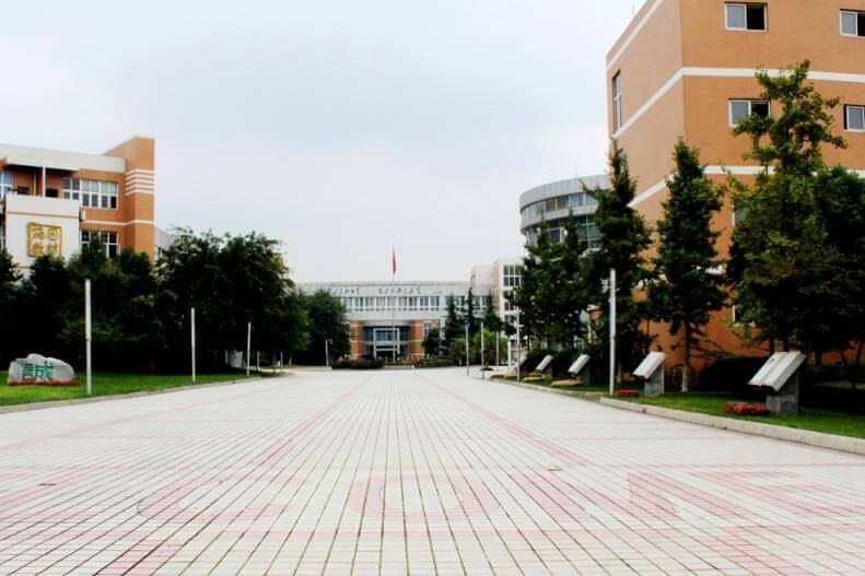 成都七中实验学校国际部校园景观图集01