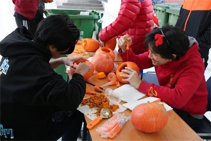 青岛博格思加州学校万圣节活动图集