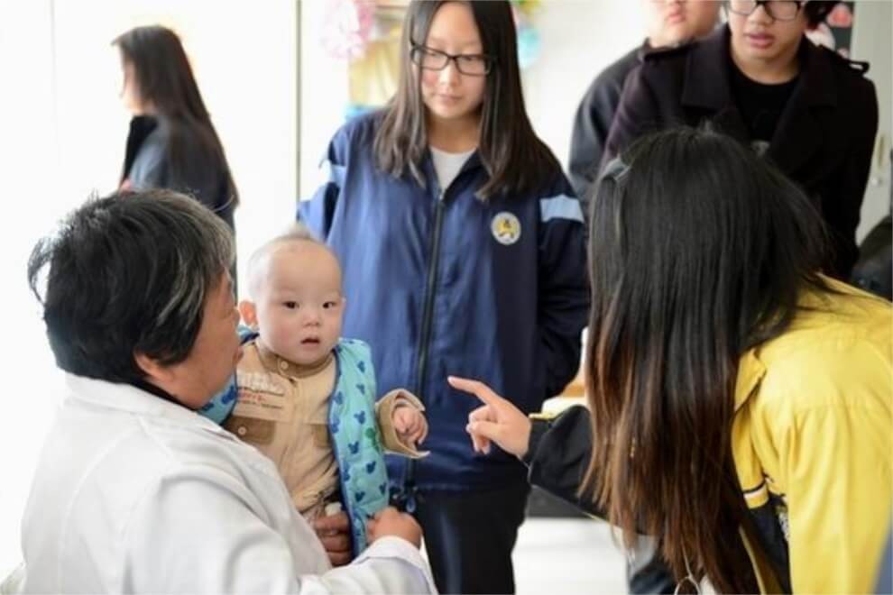 北京澳华学校福利院慰问活动图集