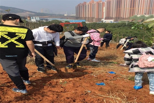 武汉市洪山高级中学国际部户外活动图集01