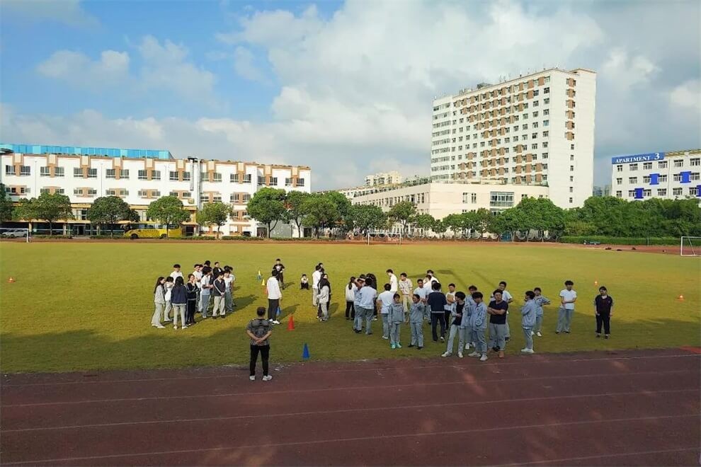 上海金苹果学校国际部运动场地图集01