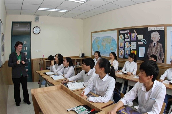 哈爾濱市萬邦學校國際班外教授課圖集01