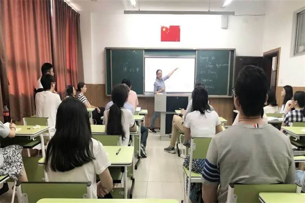 成都外国语学校国际班课堂学习图集01