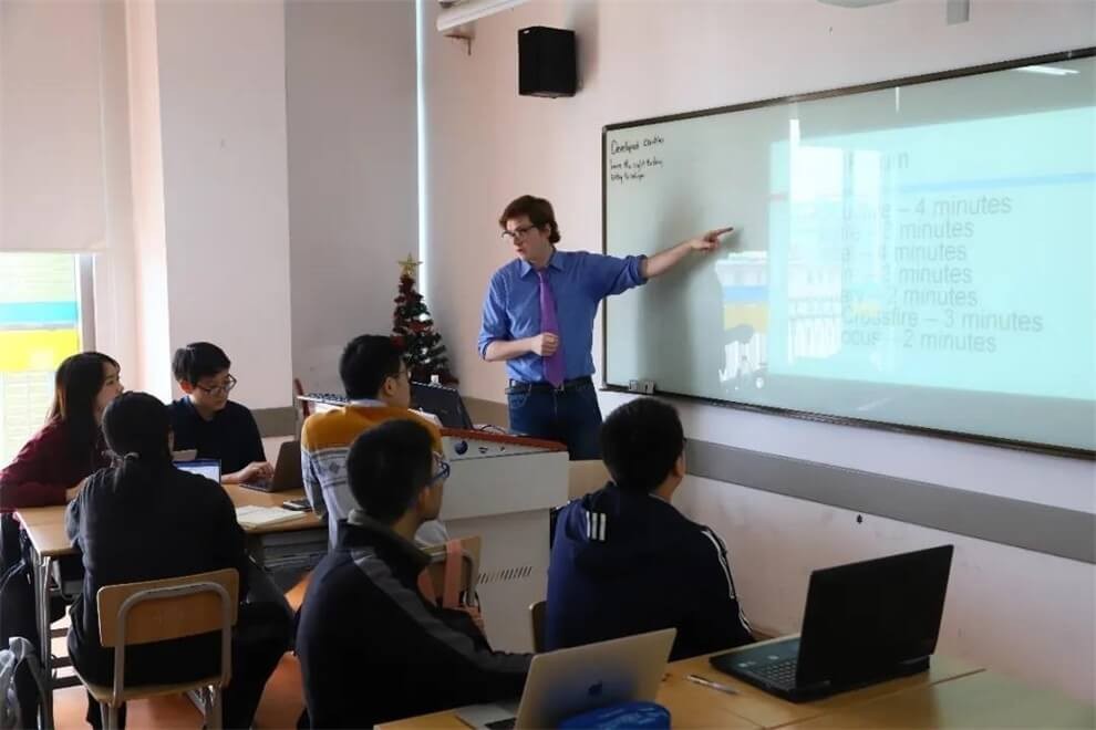 上海外国语大学附属双语学校课堂学习图集