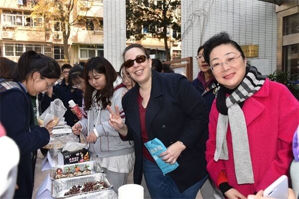 南京市第一中学国际部义卖活动图集