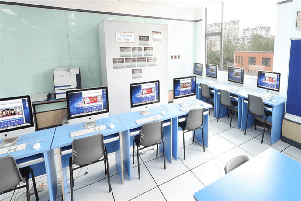 上海耀中外籍人員子女學校計算機室圖集