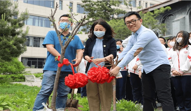 呼市二中国际部植树图集01