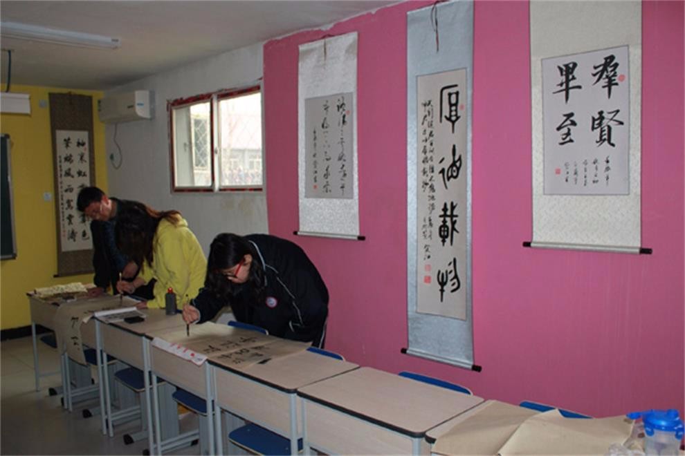 北京尚麗外國語學(xué)校美術(shù)教室圖集01